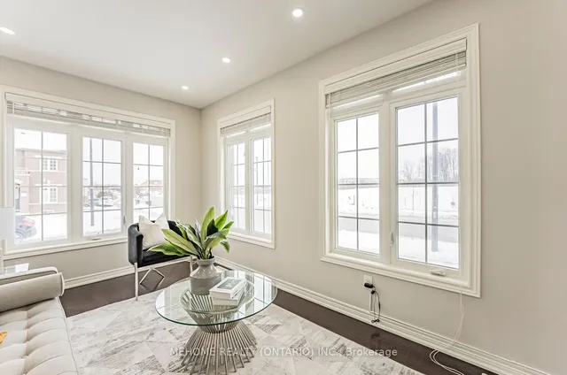 Additional image 8 of 351 Royal West Dr