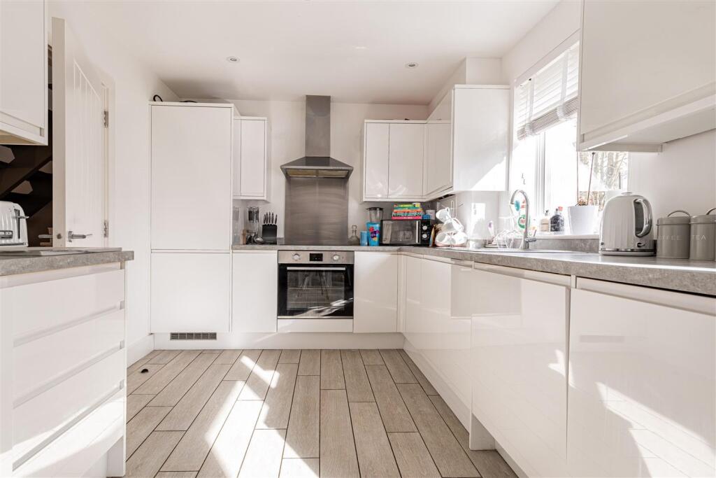 Additional image 40 of Centre Drive, Epping