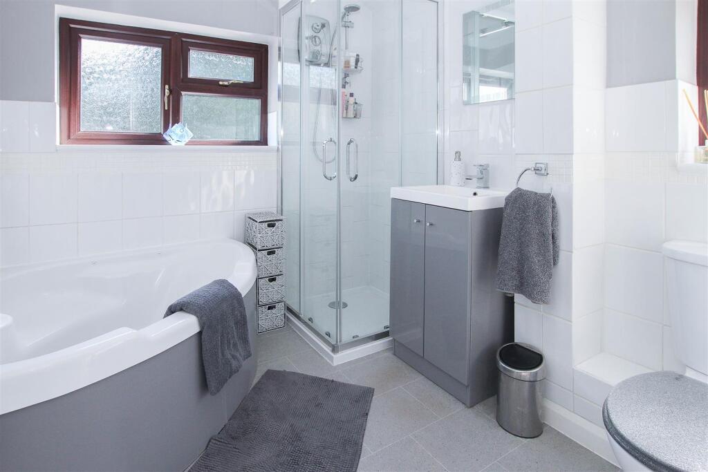 Additional image 12 of Barn Mead, Doddinghurst, Brentwood