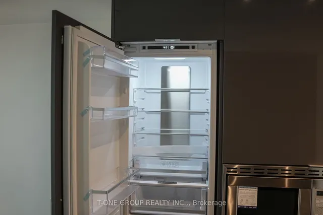 Additional image 13 of 238 Simcoe St