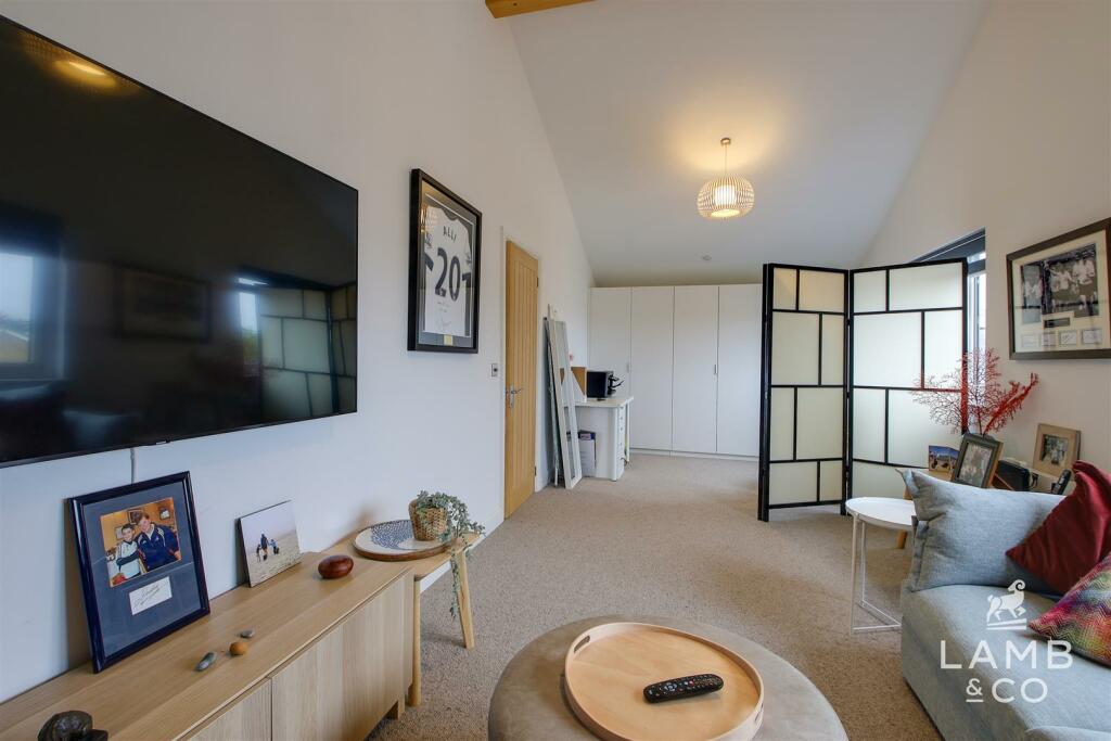 Additional image 33 of Eastern Promenade, Point Clear Bay