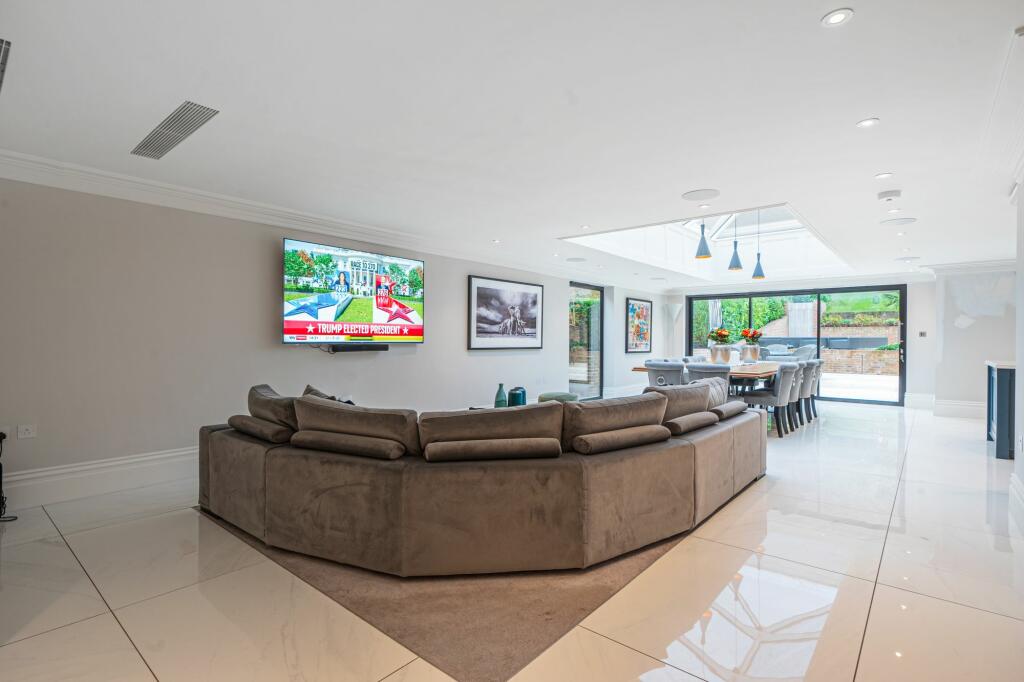 Additional image 33 of Dome Hill, Caterham, CR3