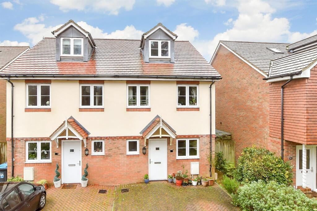 Additional image 9 of Hawthorne Gardens, Caterham, Surrey