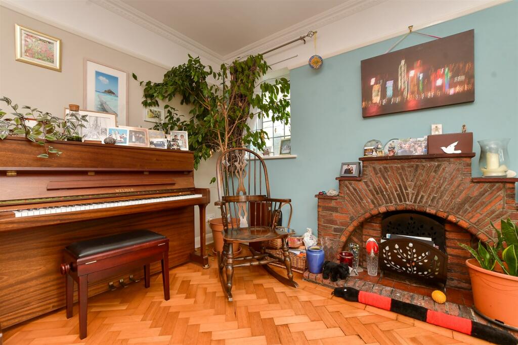 Additional image 6 of Lackford Road, Chipstead, Coulsdon, Surrey