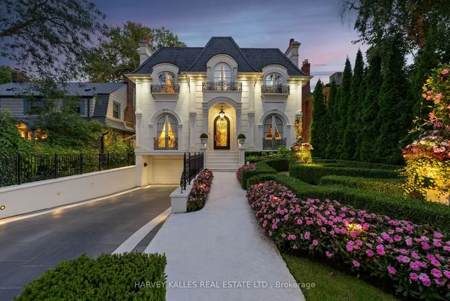 215 Strathallan Wood