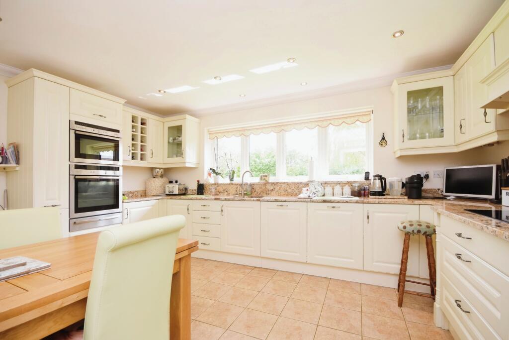 Additional image 8 of Burnham Avenue, Chelmsford, CM3
