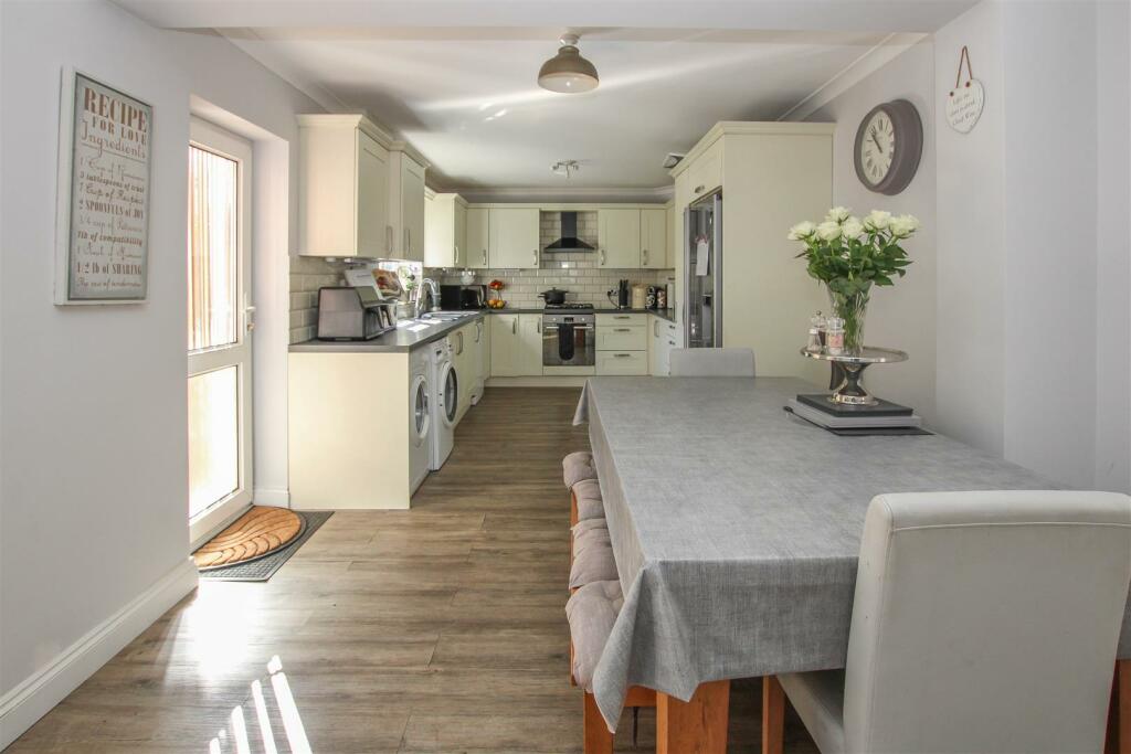 Additional image 7 of Cadogan Avenue, West Horndon, Brentwood