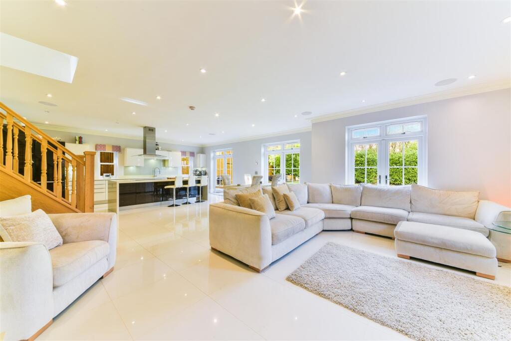 Additional image 11 of High Oaks Close, Coulsdon