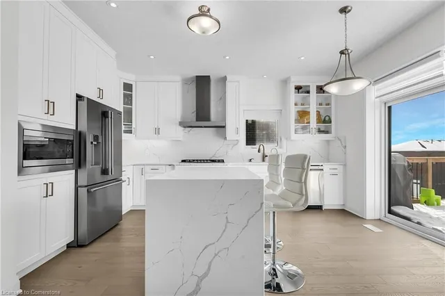 Additional image 13 of 528 Nathalie Cres