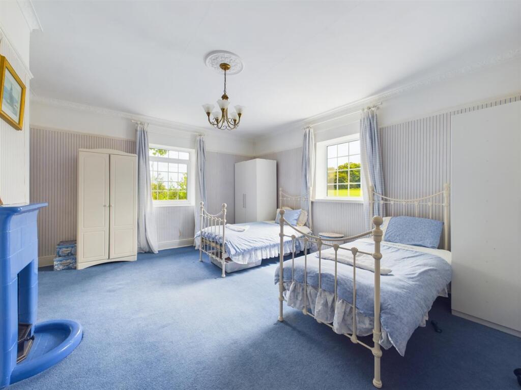 Additional image 34 of Pantasaph