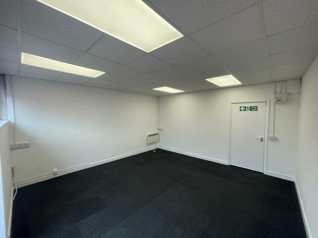 Additional image 5 of Harlow