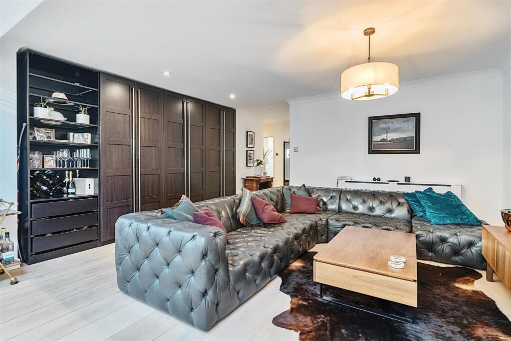 Additional image 15 of High Road, Chipstead