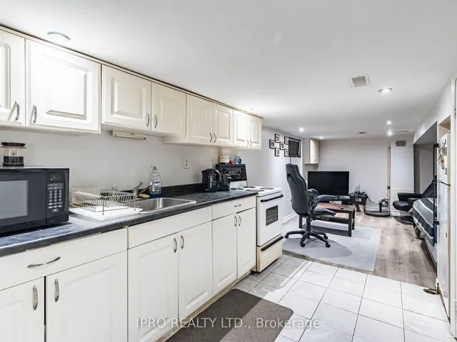 Additional image 29 of 24 Mosley St