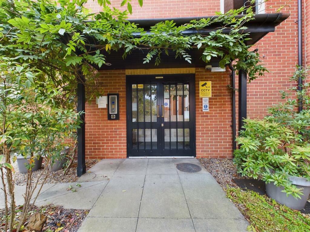 Additional image 10 of Brighton Road, Coulsdon