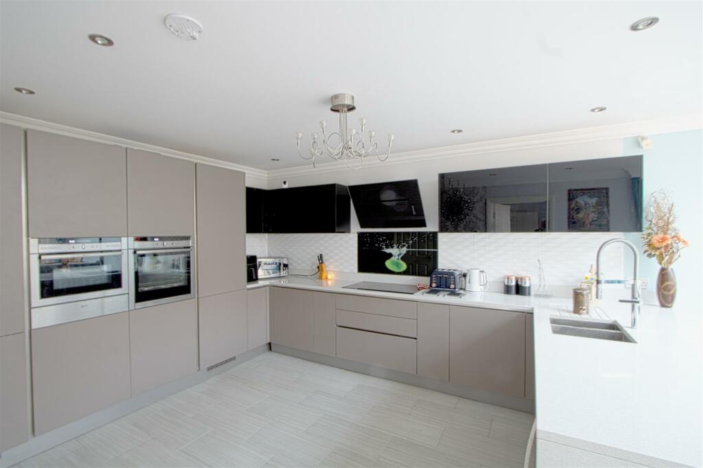 Additional image 25 of Southend Road, Billericay