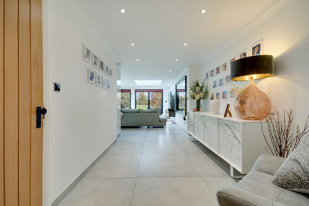 Additional image 12 of The Vale, Stock, CM4