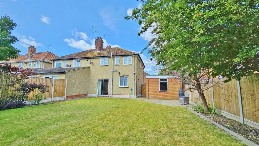 Additional image 3 of First Avenue, Walton On The Naze