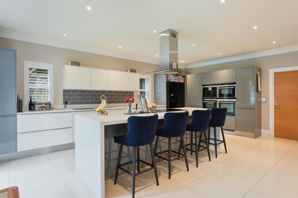 Additional image 4 of High Oaks Close, Coulsdon