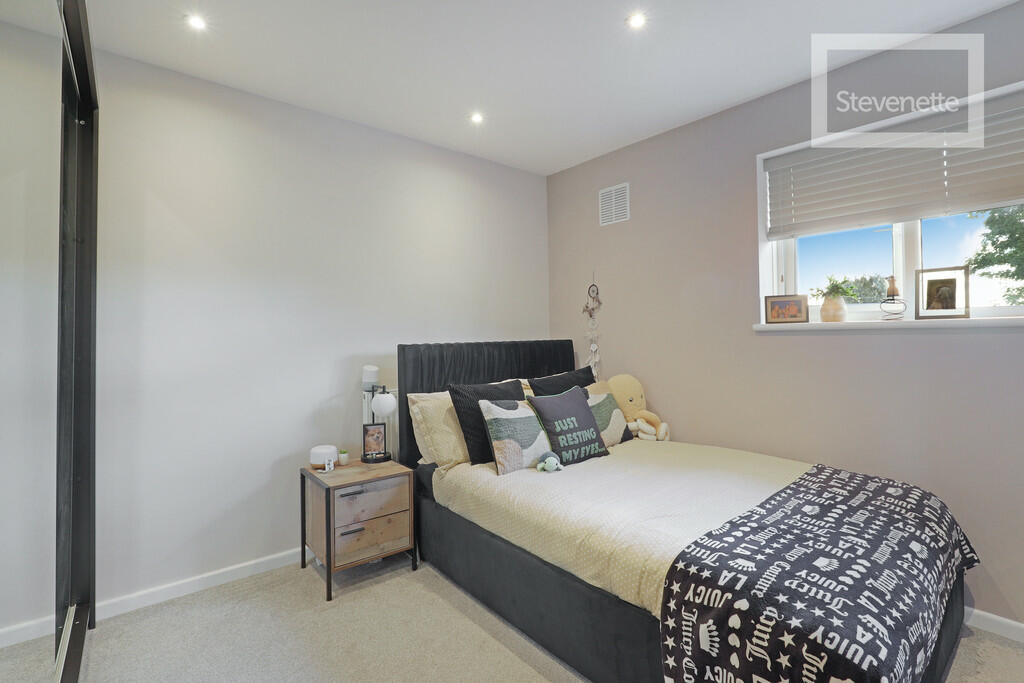 Additional image 13 of Western Avenue, Epping