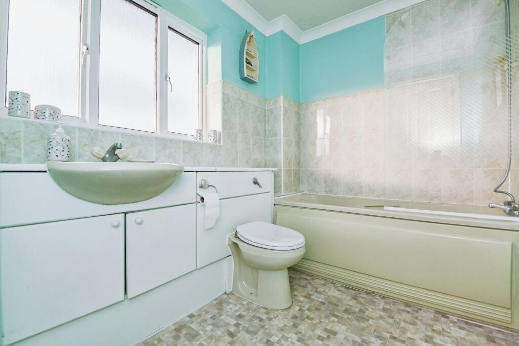 Additional image 10 of Hastings Avenue, Clacton-on-Sea, Essex, CO15