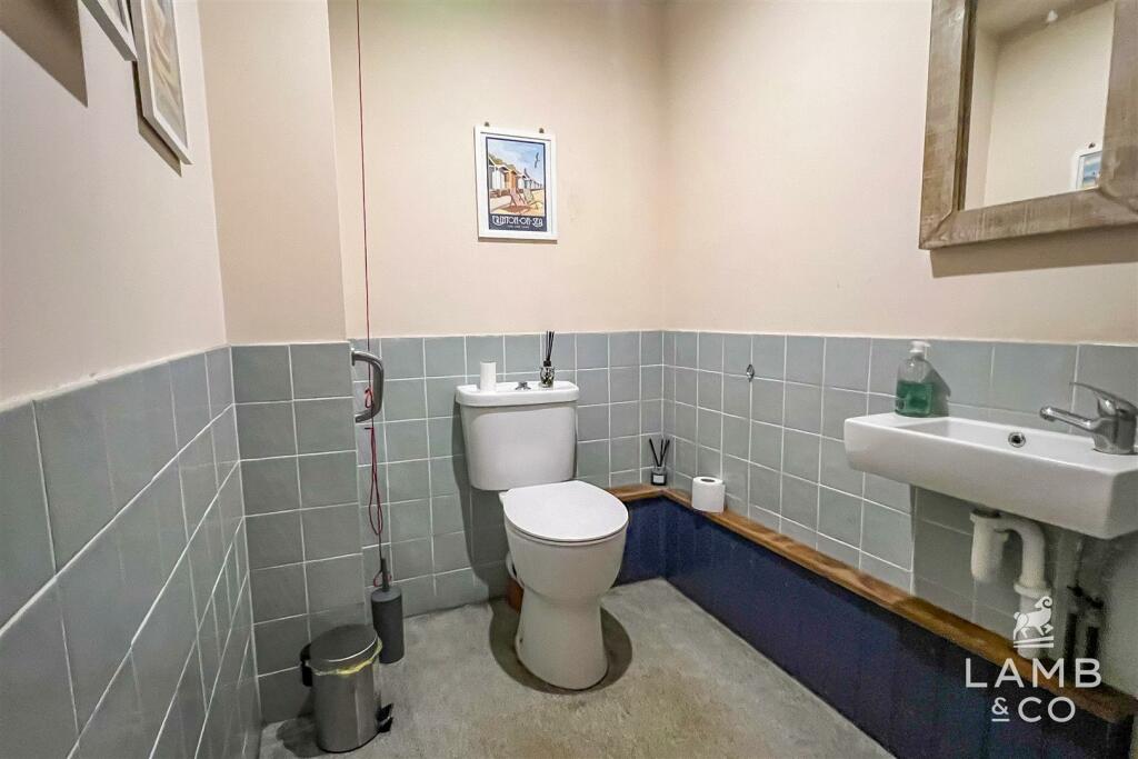 Additional image 8 of Connaught Avenue, Frinton-On-Sea