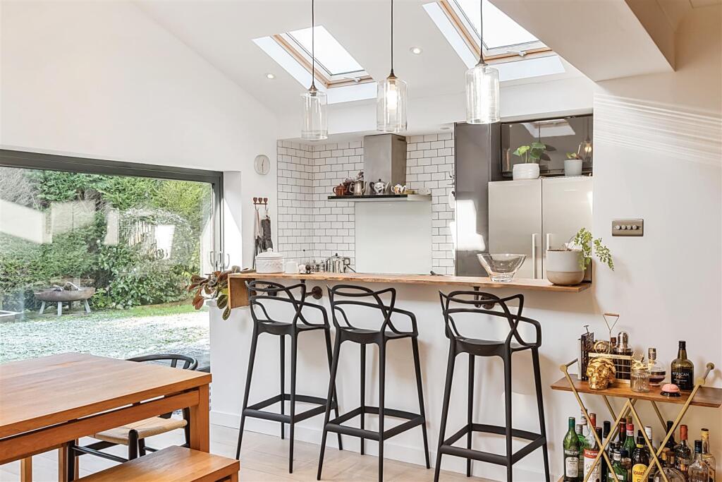 Additional image 24 of High Road, Chipstead