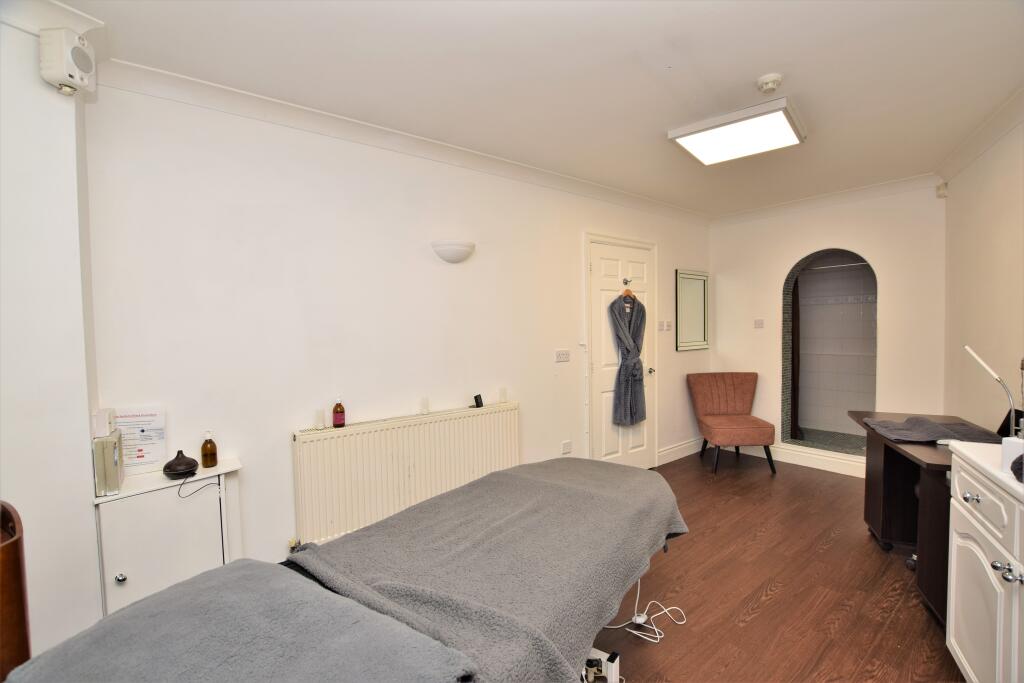 Additional image 3 of Pier Avenue, Clacton-on-Sea, CO15