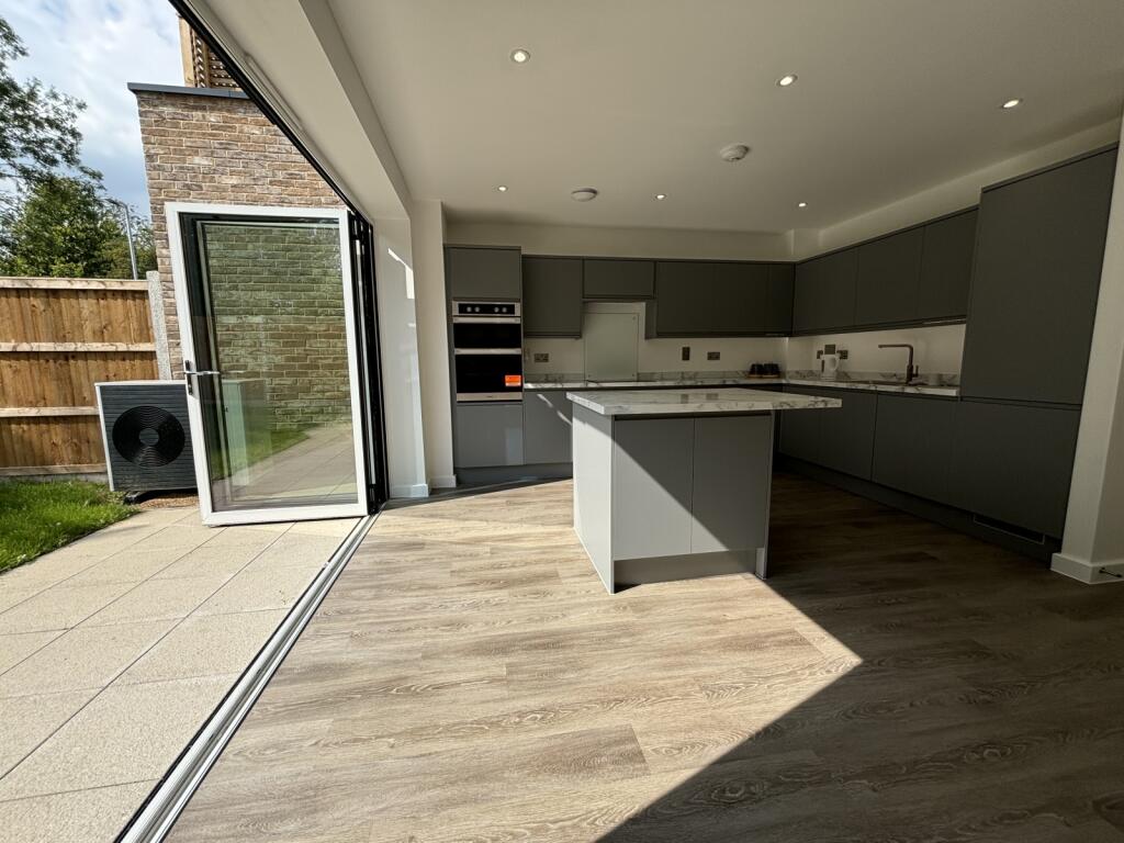 Additional image 2 of Oakview Walk, Harlow, Essex, CM18