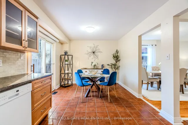 Additional image 19 of 11 Golders Green Ave