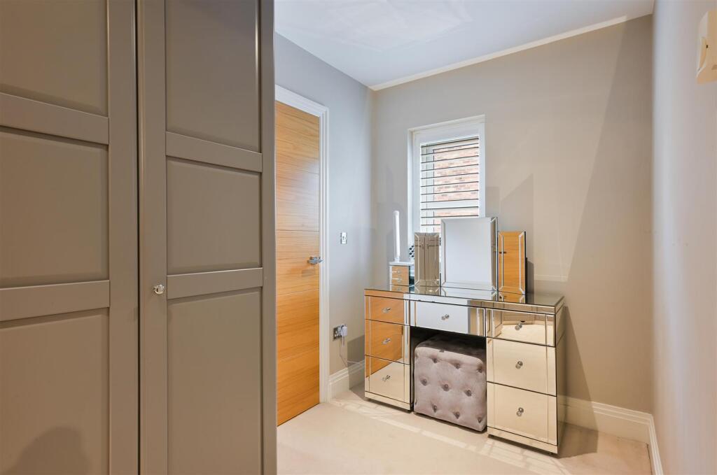 Additional image 28 of High Oaks Close, Coulsdon