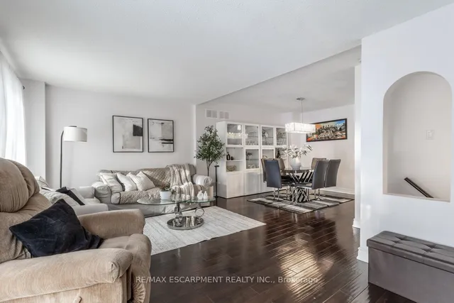 Additional image 13 of 83 Robert Hicks Dr