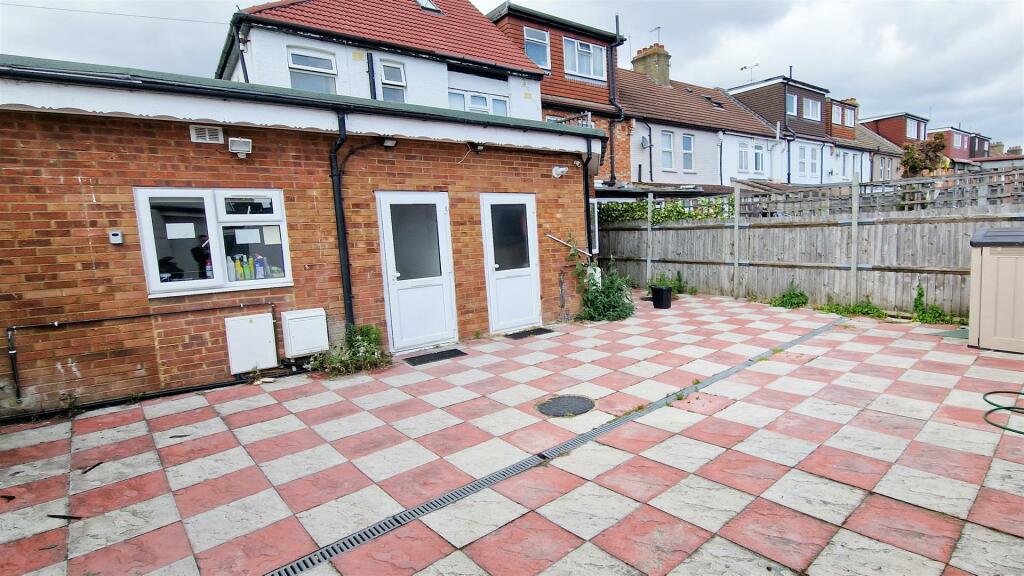 Additional image 13 of Meadvale Road, Croydon