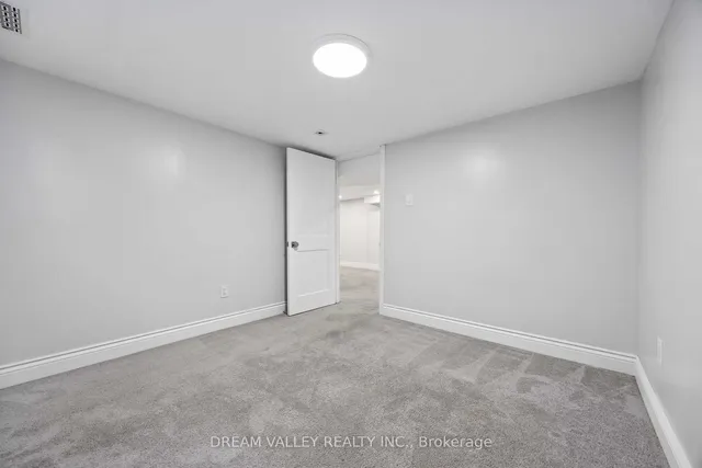 Additional image 32 of 74 Rosemount Dr