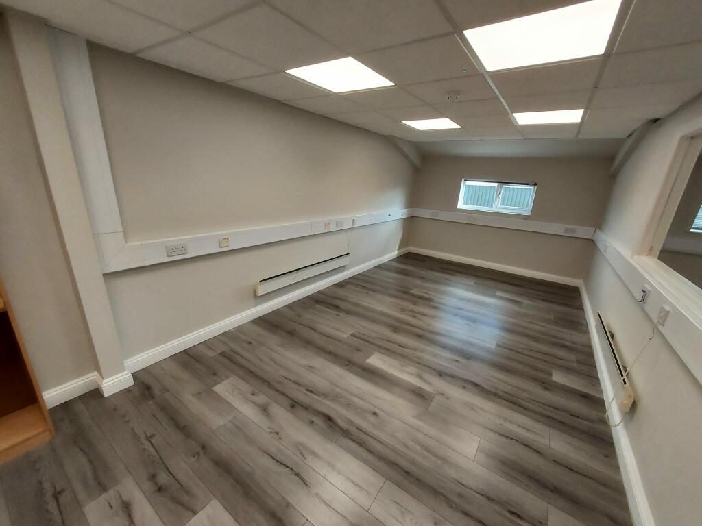 Additional image 4 of Braintree