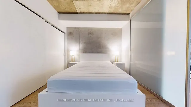 Additional image 9 of 111 Bathurst St Unit 1410