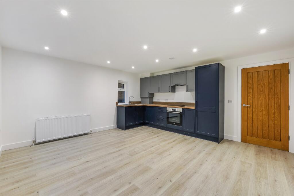 Additional image 3 of Kingswood Way, South Croydon