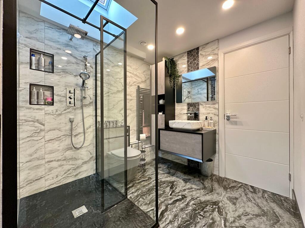 Additional image 16 of Oak Avenue, Crays Hill, CM11