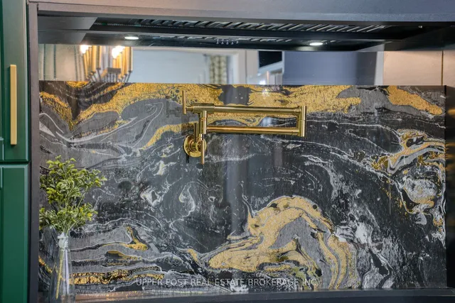 Additional image 28 of 23 Larabee Cres