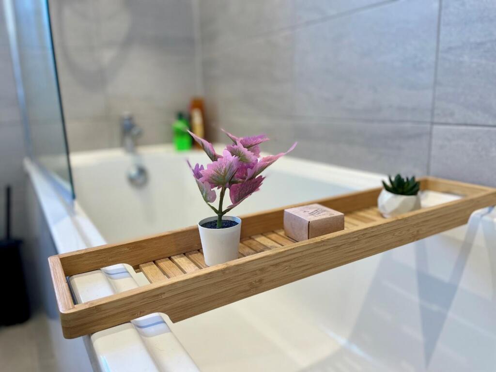 Additional image 30 of Standingwood Road