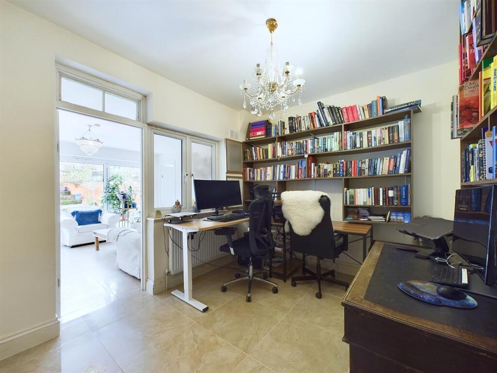 Additional image 26 of Whyteleafe Hill, Whyteleafe