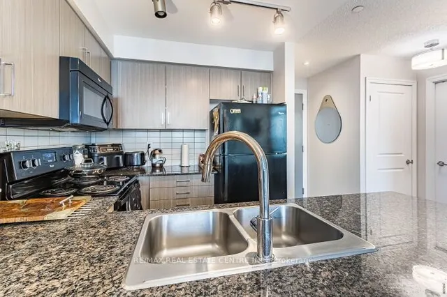 Additional image 26 of 80 Esther Lorrie Dr Unit 1116