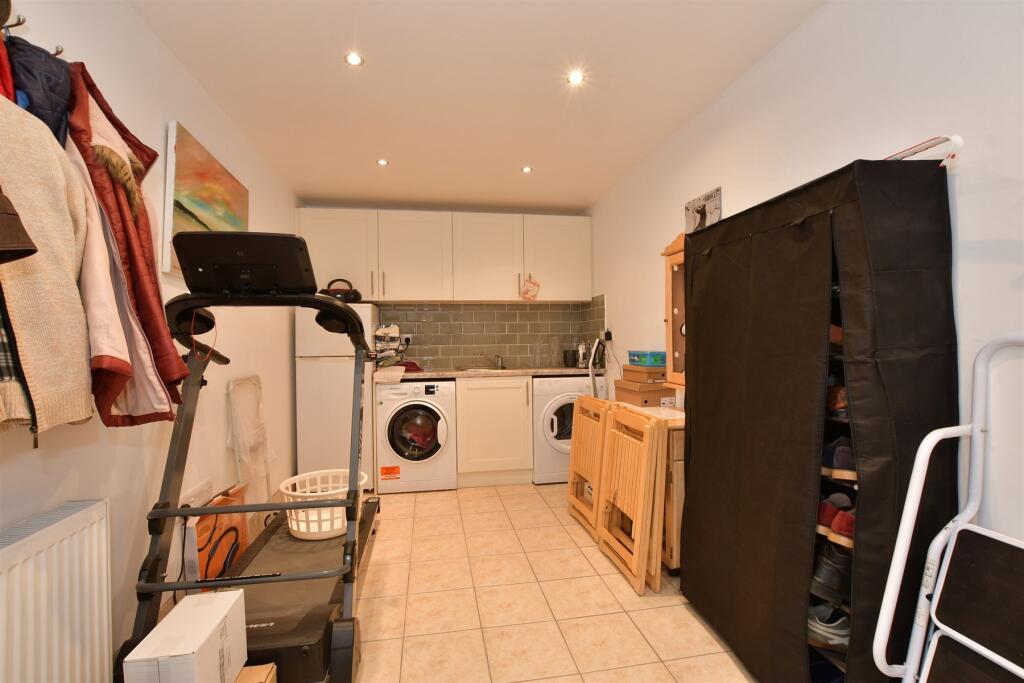 Additional image 11 of Salmonds Grove, Ingrave, Brentwood, Essex