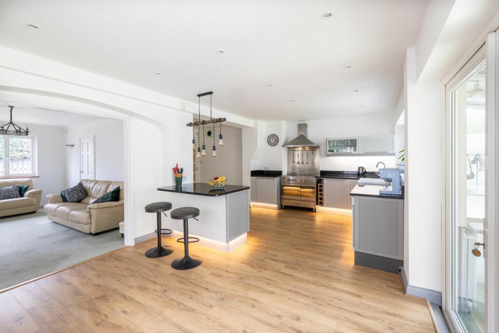 Additional image 2 of Blacksmiths Hill, South Croydon, CR2