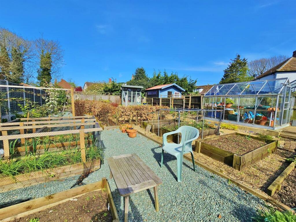 Additional image 33 of High Street, Thorpe-Le-Soken