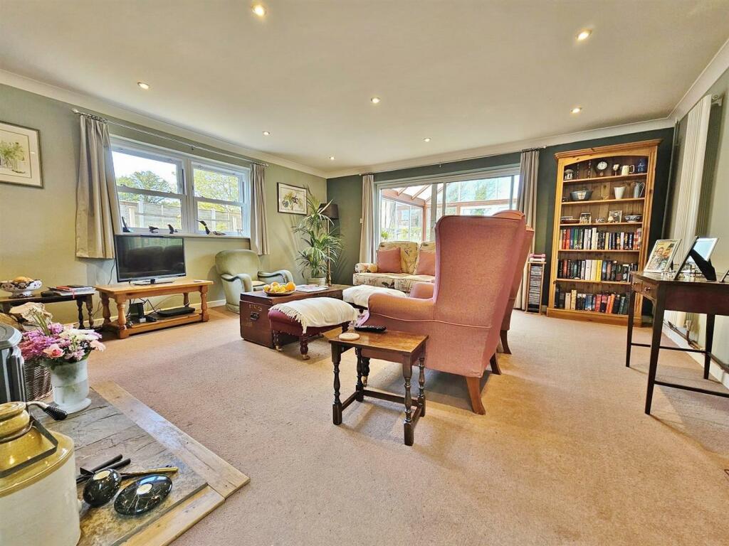 Additional image 14 of High Street, Thorpe-Le-Soken