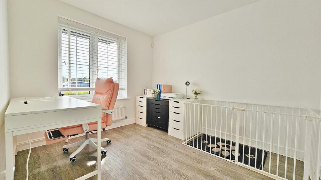 Additional image 12 of Skippers Way, Walton On The Naze