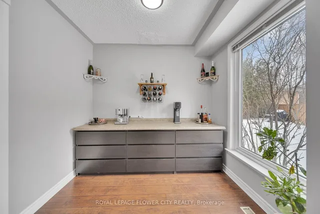 Additional image 18 of 16 JOANNE Crt