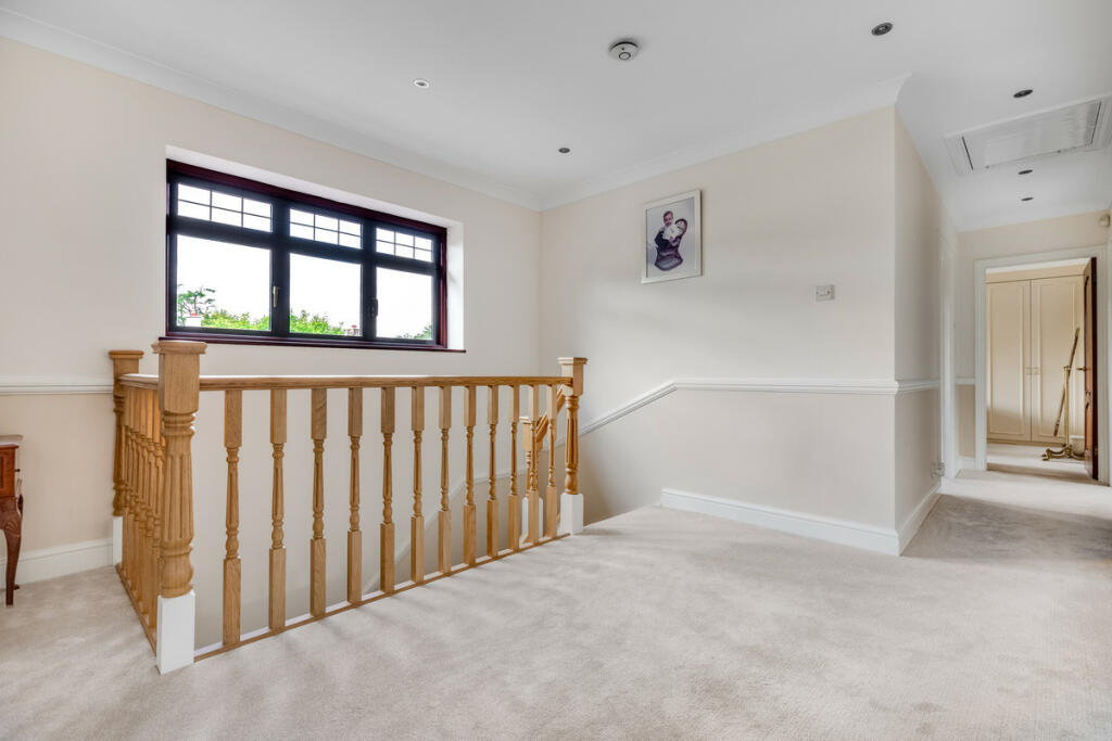 Additional image 11 of Arkwright Road, South Croydon, CR2