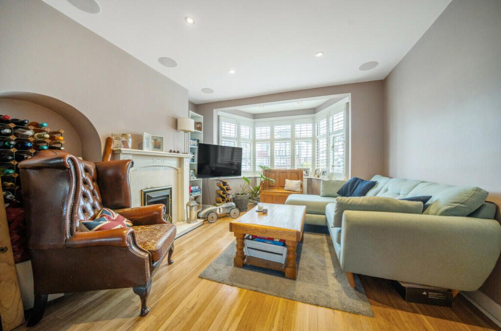 Additional image 20 of Oxford Close, Mitcham, CR4