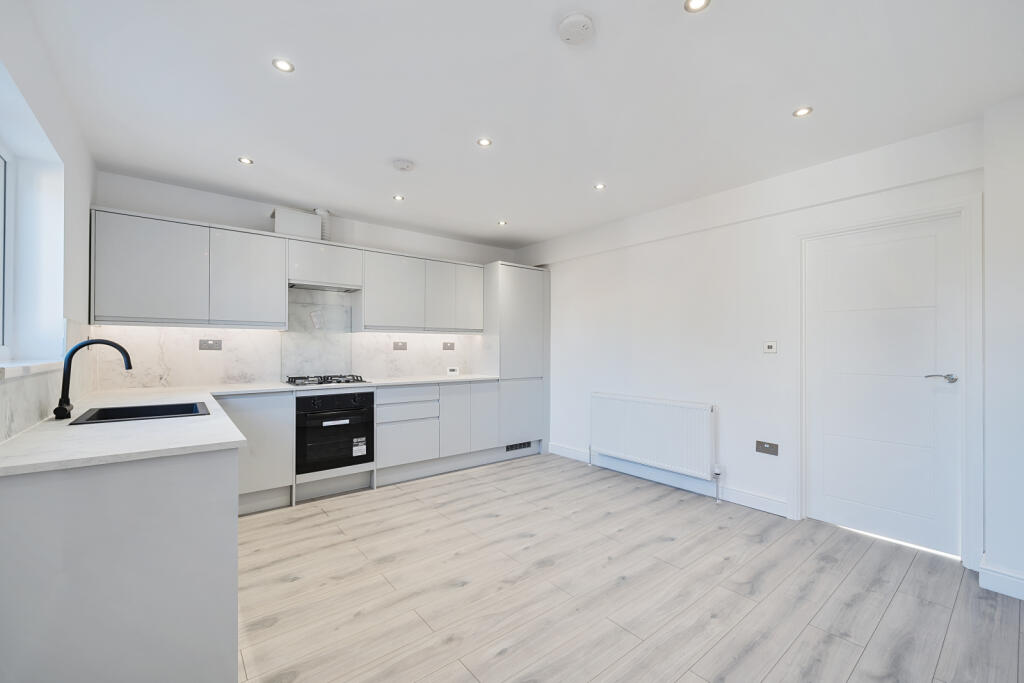 Additional image 13 of Carisbrooke Road, Mitcham, CR4